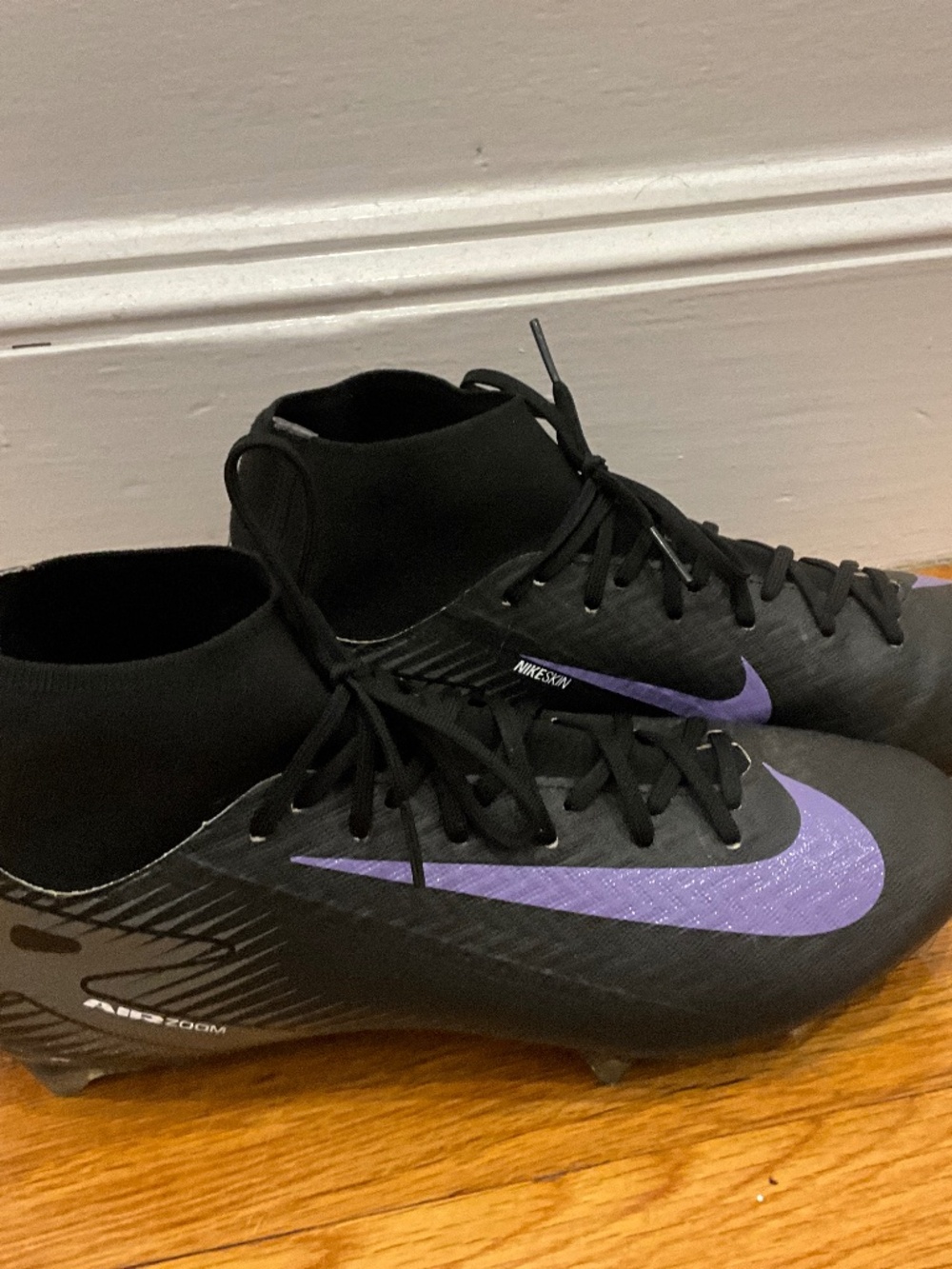 Nike zoom mercurial superfly 10 academy. Purple and black cleats. Women’s 9.5